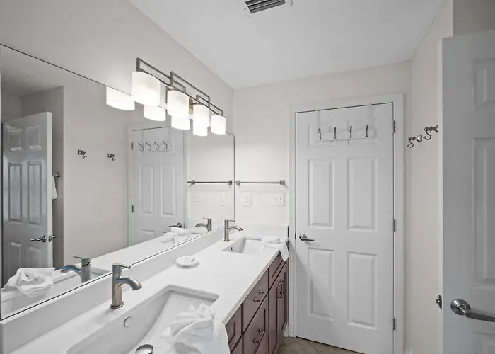 Apartment Crystal Shores 1003 By Albvr - Beautifully Decorated With Stunning Views! *
